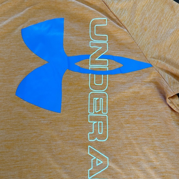 Boys Under Armour t-shirt - Picture 2 of 4